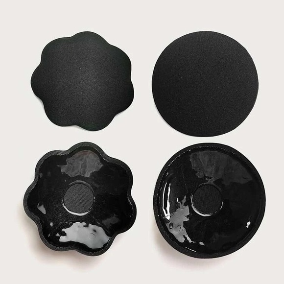 Black Petals and pasties - Picture 1 of 5